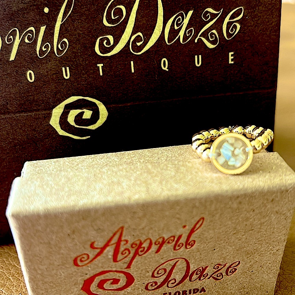 🌸NWOTAprilDaze Sweet Halo with crystals beaded goldTone Ring. OneSize Expandable